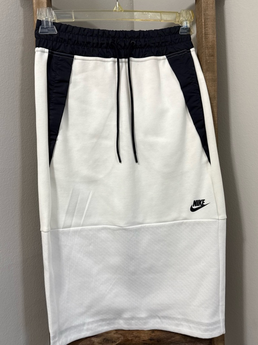 Nike Womenās White and Black Athletic Skirt with Drawstring Waist